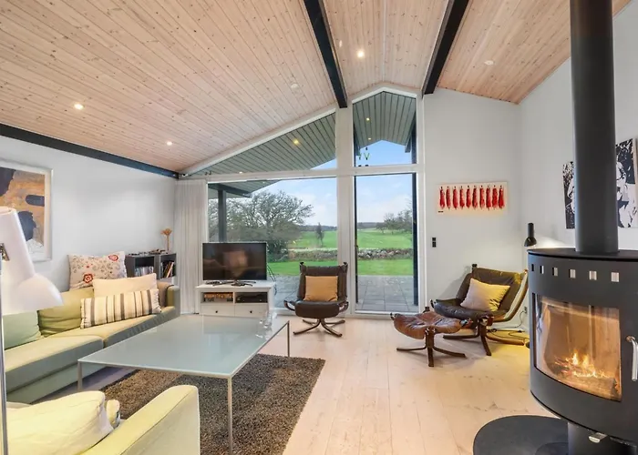 Erlinda - 600m From The Sea By Interhome