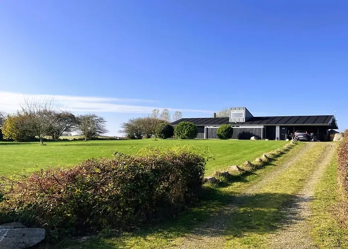 Erlinda - 600m From The Sea By Interhome *